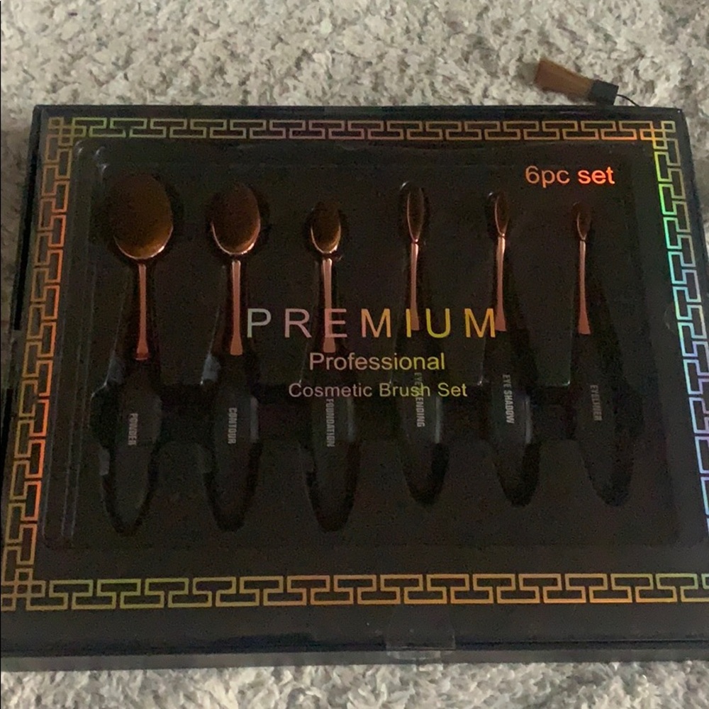 Premium professional cosmetic brush set